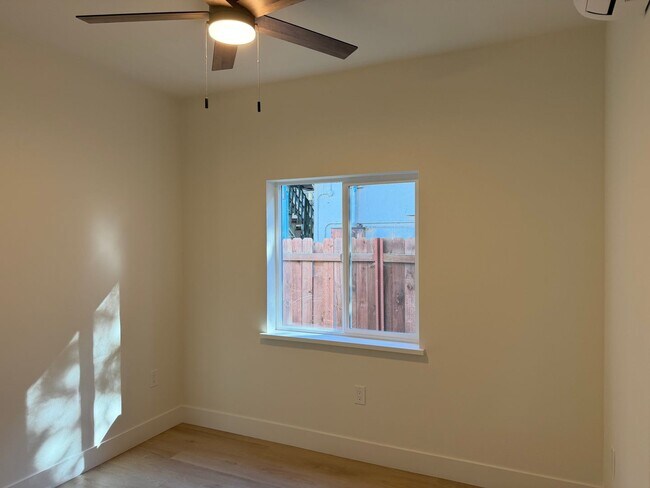 Building Photo - New 600 Sqft. 2 Bedroom 1 Bath Condo in Downtown Sacramento