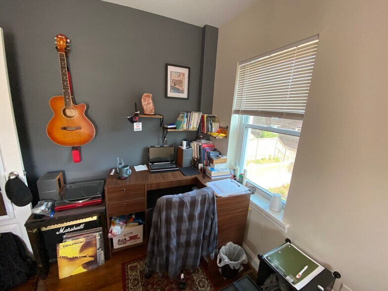 Building Photo - 1743 L St NE