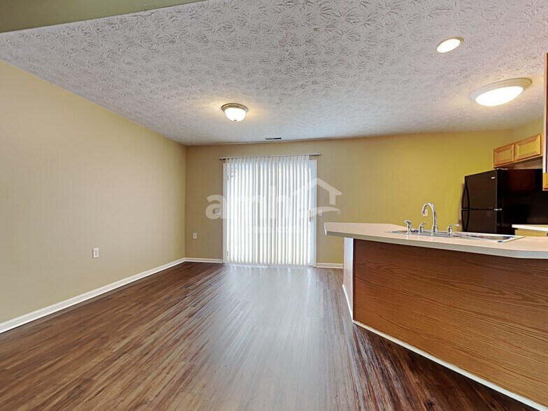 Building Photo - 3725 Waterbridge Ln