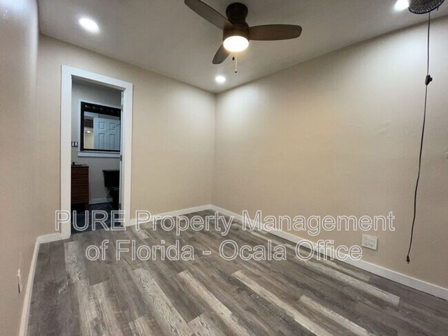 Building Photo - 4211 SW 6th Ave