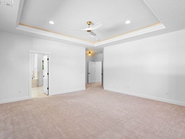 Building Photo - 9010 SW Inez St