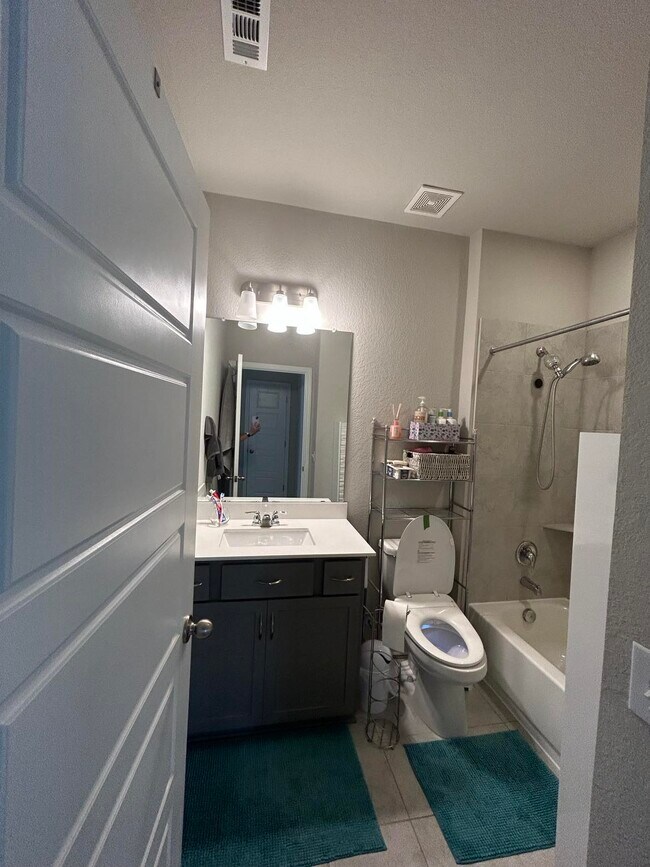 Building Photo - 393 Gaida Loop