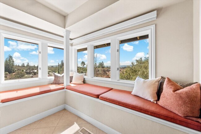 Building Photo - 4 Bedrooms, 3 Bathrooms, Cul-de-sac Location Near Silverado Country Club, Napa