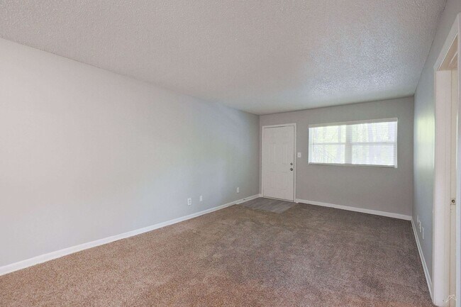 Building Photo - NEW 1x1!  Fantastic Emory area location - ...