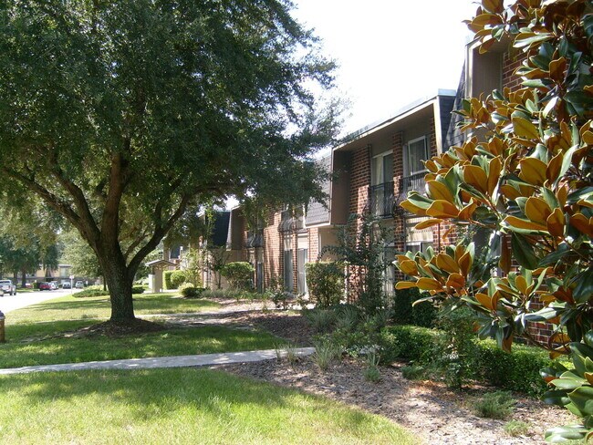 Building Photo - 1700 SW 16th Ct
