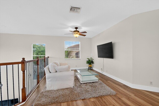 Building Photo - 9167 Oak Alley Dr