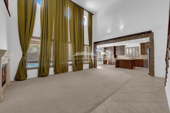Building Photo - 8445 Cambrils Ave