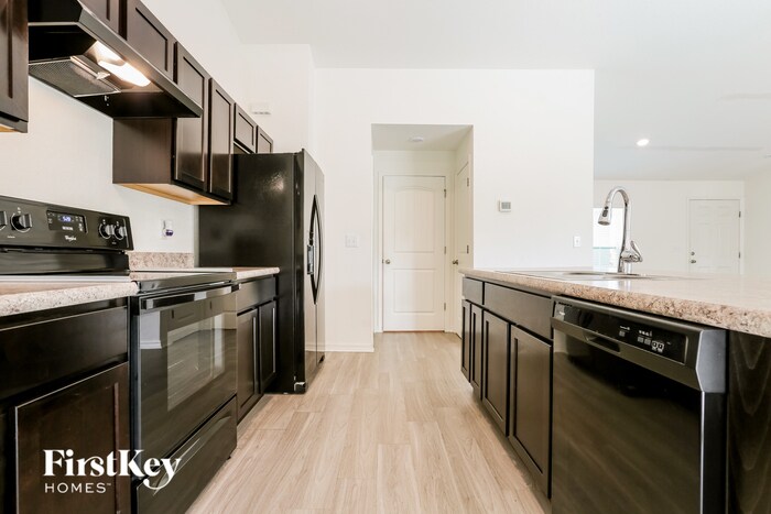 Building Photo - 3685 Parade Terrace