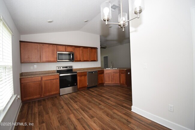 Building Photo - 7285 Gateway Ct