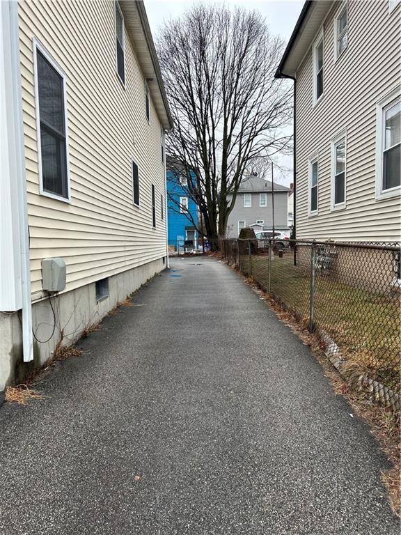 Building Photo - 25 Denison St