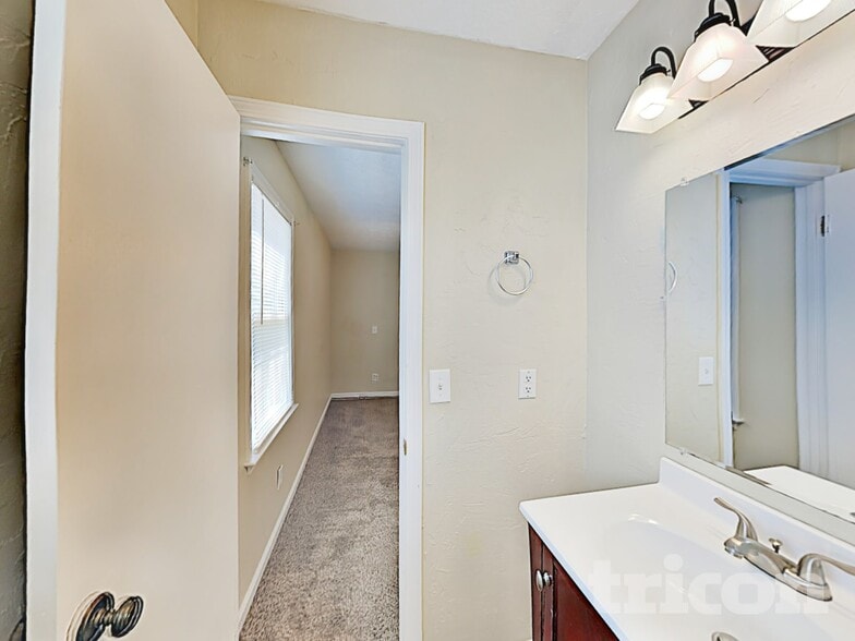 Building Photo - 2515 Ramblewood Ct