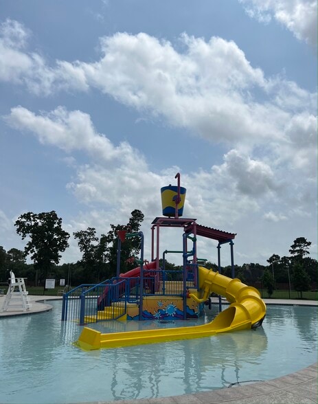 Building Photo - 12827 Pecan Shores Dr
