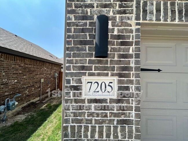 Building Photo - 7205 Tesoro Trl