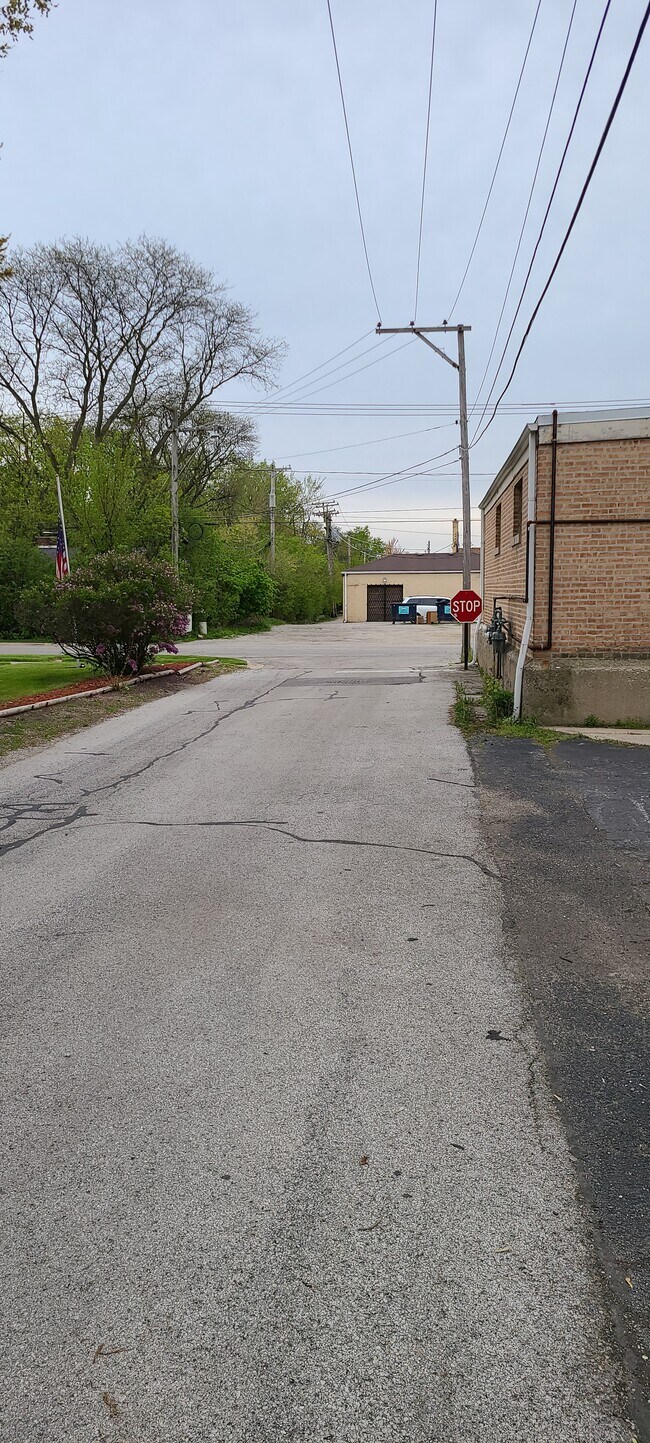 Rear Alley - 18675 Dixie Hwy
