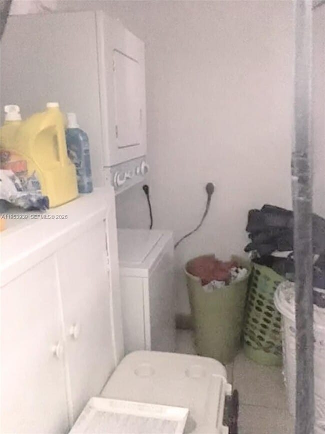 Building Photo - 1530 NW 11th Ct