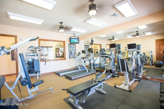 Building Photo - 201 25th Ave S