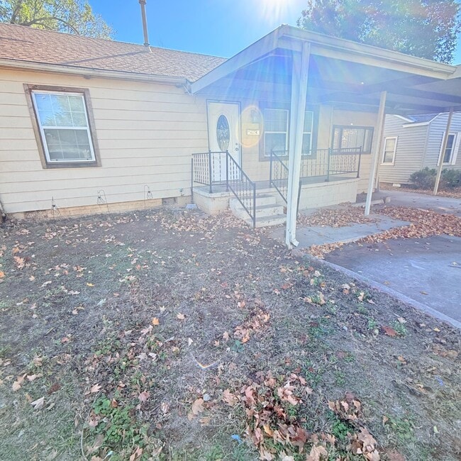 Building Photo - 4004 SE 25th St