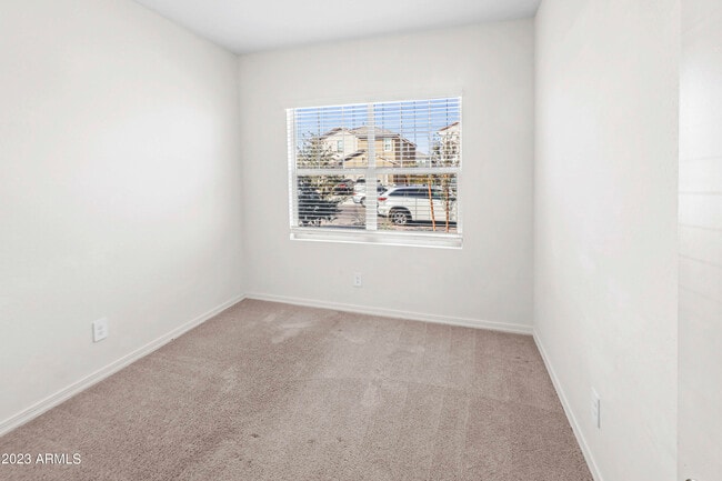 Building Photo - 5733 W Coplen Farms Rd