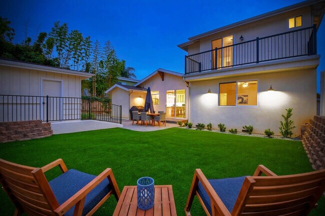 Building Photo - 541 San Dieguito Dr
