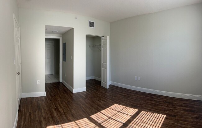 Building Photo - LARGEST 2 BEDROOM APT CORAL SPRINGS  Rustic Reclaimed Oak Wood Like Flooring