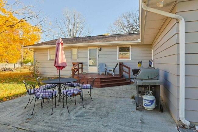 Building Photo - 19191 Palisade Ave