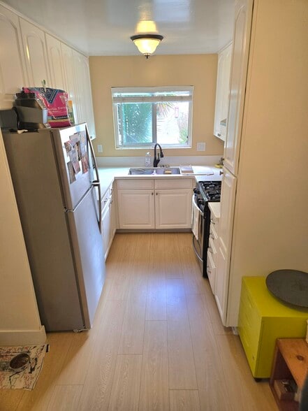 Building Photo - 4262 Wilson Ave