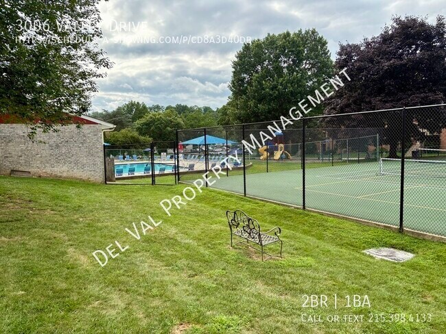 Building Photo - 3006 Valley Dr
