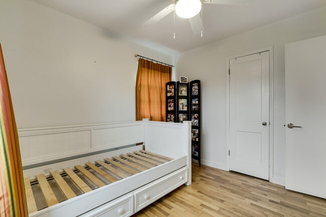 Building Photo - 5005 NE Mason Ct