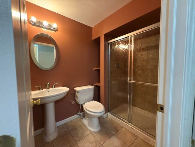 Building Photo - 1929 Harley Dr