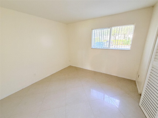 Building Photo - 3445 NW 44th St