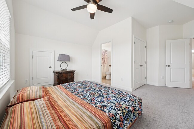 Building Photo - 200 Cloud Berry Ln