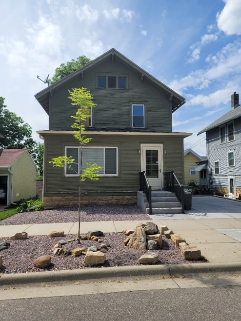 Building Photo - 426 N 5th St