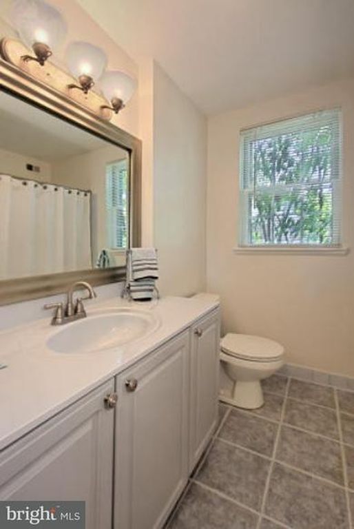 Building Photo - 4217 32nd Rd S