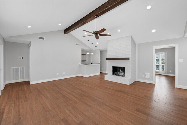 Building Photo - 4738 Whispering Falls Dr