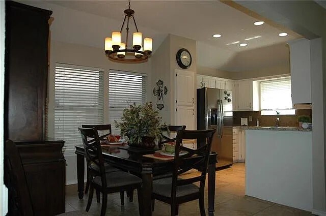 Building Photo - 8028 Buttercup Cir S