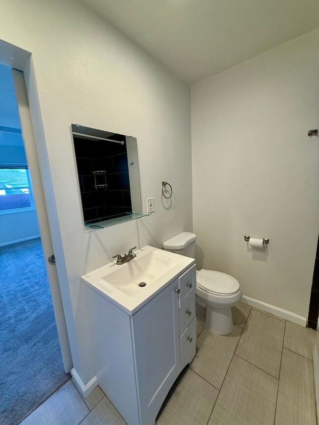 Building Photo - 6856 Newberry St