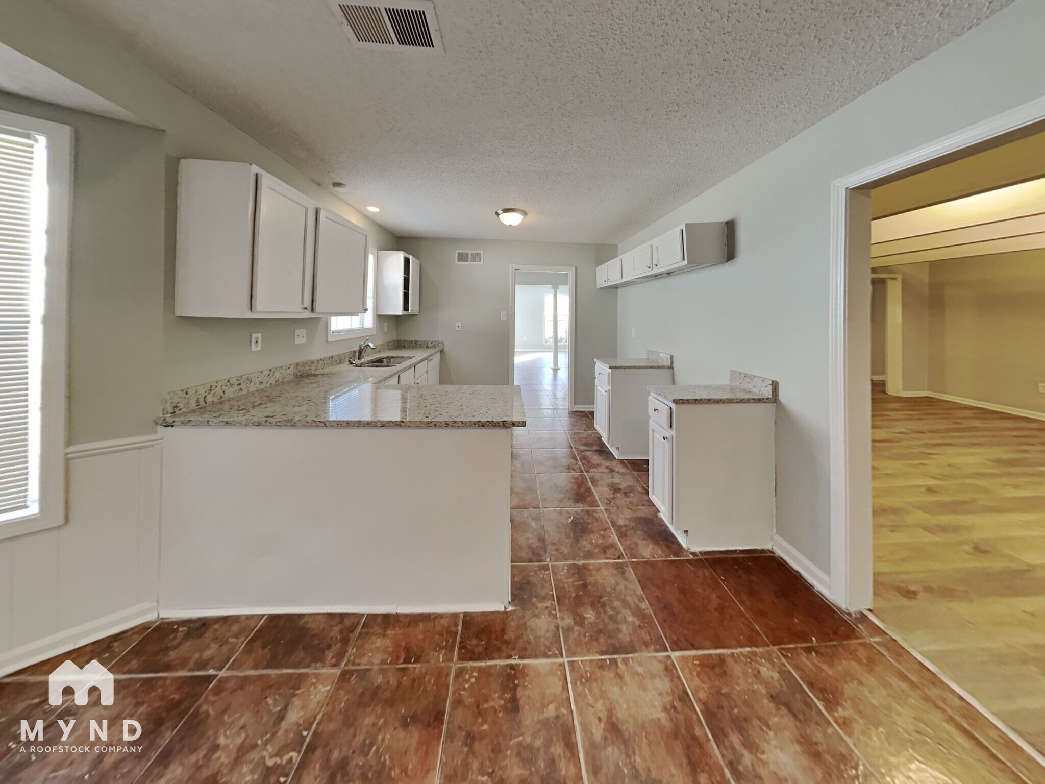 Building Photo - 2569 Richwood St