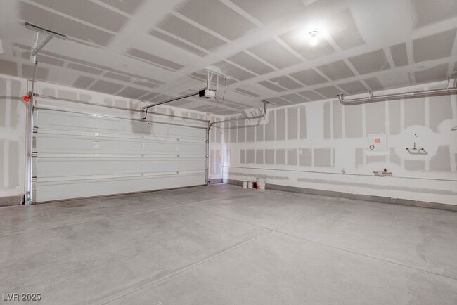 Building Photo - 483 Ylang Pl