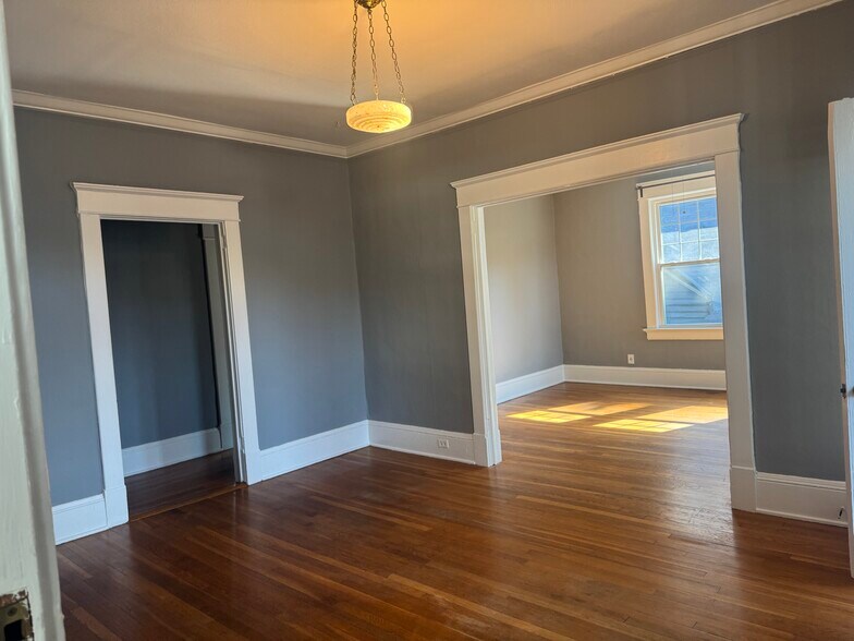 Building Photo - 160 -164 4th St NE
