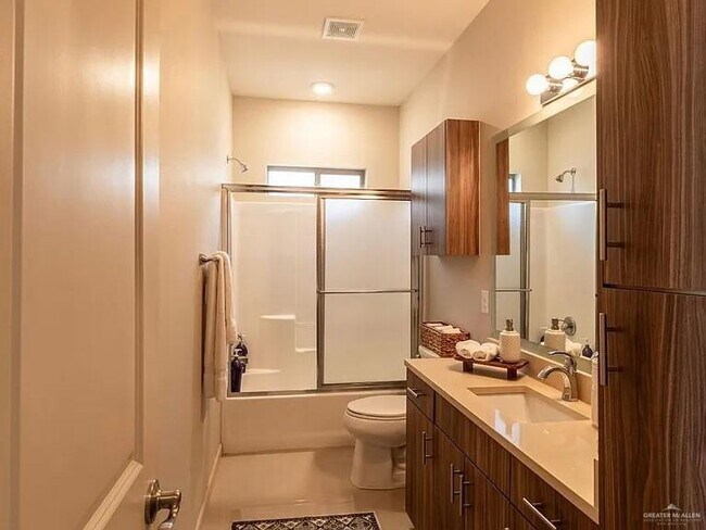 Building Photo - 2808 Sabercat Ave