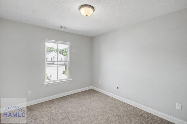 Building Photo - 547 Fairview Cir