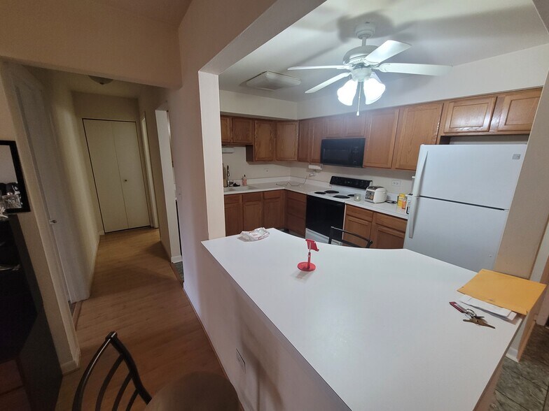 Building Photo - 2214 S Goebbert Rd