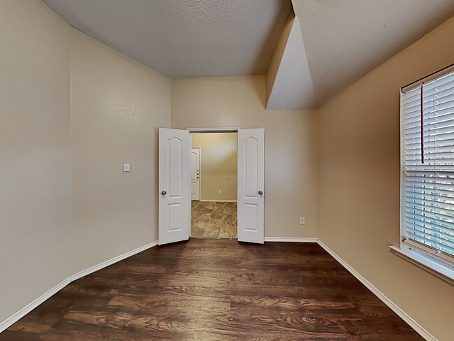 Building Photo - 1910 Temper Lane