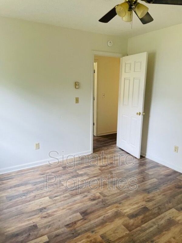 Building Photo - 1090 Ash Ave