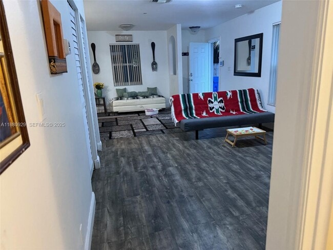 Building Photo - 2452 Madison St