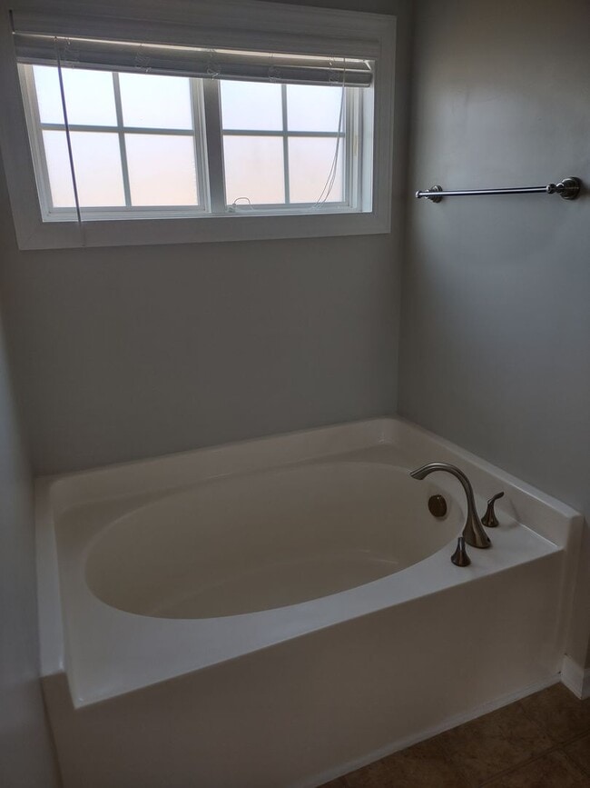 Building Photo - Start 2026 with this HOME!!!