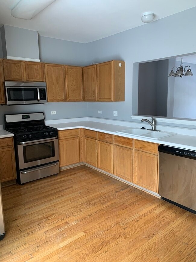 Building Photo - 3442 Ravinia Cir