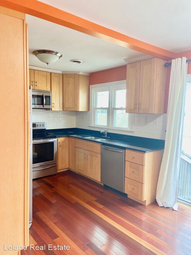 Building Photo - 4 br, 3 bath House - 1724 Sparrow Road