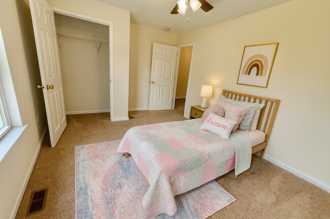 Building Photo - 2 Bedroom Townhouse in Richmond!