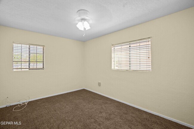 Building Photo - 4913 Sierra Madre Dr